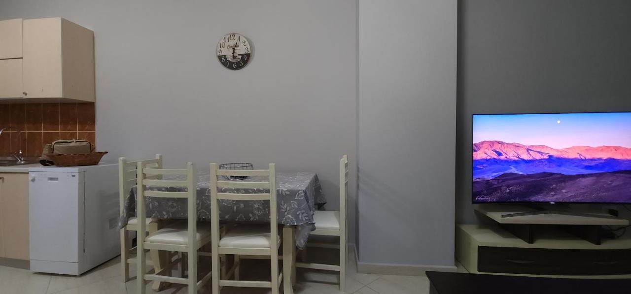 Pleasing Place With Free Parking On Site In Tirana Komuna E Parisit Esterno foto